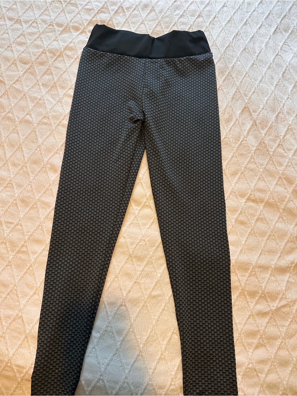 Women scrunch up leggings